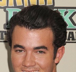 Kevin Jonas says it`s `awesome` being married and he definitely wants kids