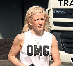 Ellie Goulding: `I`m different to Jessie J`