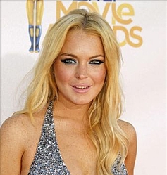 Lindsay Lohan mocks arrest in Jimmy Kimmel`s post-Oscars skit