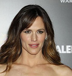 Jennifer Garner teaming up with Frigidaire to help teach kids and parents how to eat fresh