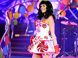 Katy Perry Satisfies New York Fans&#039; Sweet Tooth