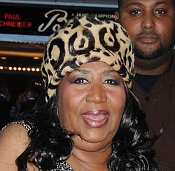 Aretha Franklin fractures toe