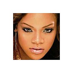Rihanna &#039;open to love&#039;