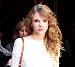 Taylor Swift cancels shows due to bronchitis