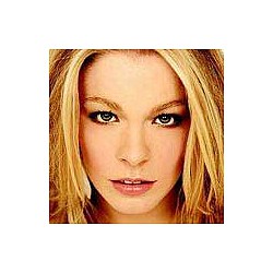 LeAnn Rimes moves for love