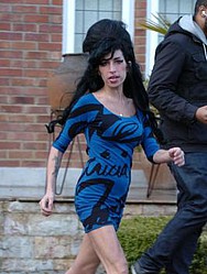 Amy Winehouse got in contact with old friends before she died