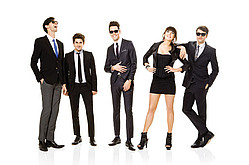 Cobra Starship Party in Photo Booth in &#039;You Make Me Feel...&#039; Video