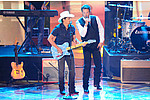 Brad Paisley, Ne-Yo, Pitbull &amp; Judges Perform on &#039;The Voice&#039;: Watch - Tuesday&#039;s episode of &quot;The Voice&quot; was also filled with star-studded appearances and performances &hellip;