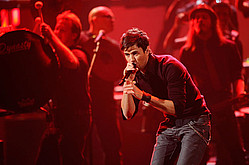 Enrique Iglesias Duets With Jennifer Lopez for Repackaged &#039;Euphoria&#039;