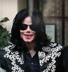 Michael Jackson`s family planned to fly him to Bahrain to escape child molestation case