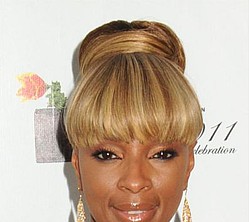 Mary J Blige floored by Amy Winehouses death