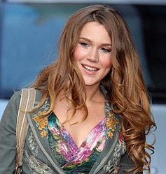 Joss Stone fosters shelter dog while recording album in NYC
