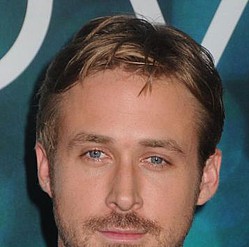 Ryan Gosling `kind of a girl` when it comes to clothes
