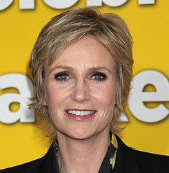 Jane Lynch reveals what books she`s been reading