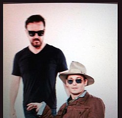 Ricky Gervais? jokey TwitPic with Johnny Depp