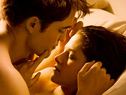Robert Pattinson Calls Fulfilling Fans&#039; Fantasies &#039;Easy&#039;