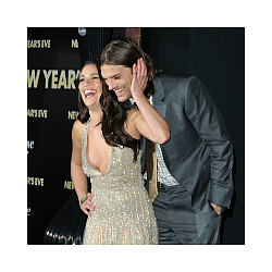 Ashton Kutcher Puts Demi Moore Divorce Behind Him At New Year&#039;s Eve Premiere
