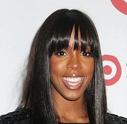 Kelly Rowland anxious about dad reunion