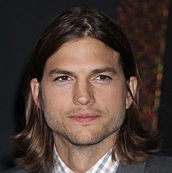 Ashton Kutcher `to start New Year`s resolutions in December`