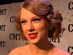 Taylor Swift Celebrates Birthday With CMT&#039;s Artists Of The Year