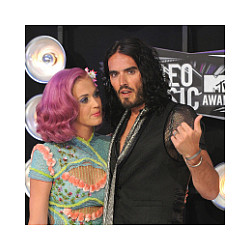 Massive Fight To Blame For Katy Perry And Russell Brand&#039;s Separate Christmas?