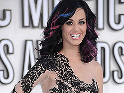 Katy Perry Thanks Fans For Five People&#039;s Choice Wins