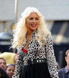 `Christina Aguilera struggling to lose weight`: source