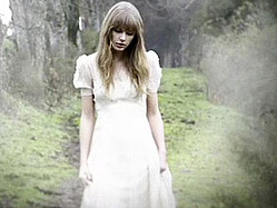 Taylor Swift Brings &#039;Hunger Games&#039; Video To &#039;MTV First&#039;!