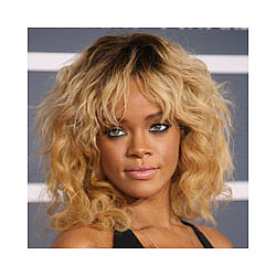 Rihanna And Coldplay Duet At Grammy Awards 2012 - Video