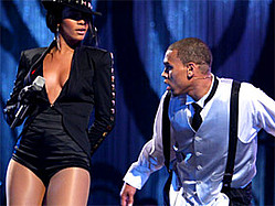 Chris Brown/ Rihanna Collabos Send &#039;Weird Message&#039; To Fans
