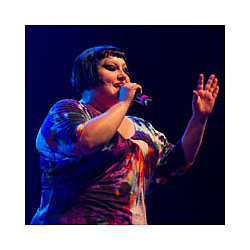 Beth Ditto tribute to Whitney Houston at London show