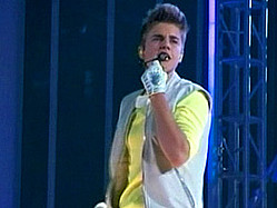Justin Bieber Lights Up Billboard Music Awards With &#039;Boyfriend&#039;
