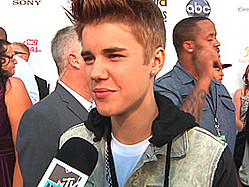 Justin Bieber Rooting For &#039;Bridesmaids&#039; At MTV Movie Awards