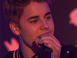 Justin Bieber Unplugs, Opens Up During &#039;Bieber Live&#039;