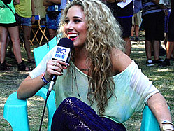 Haley Reinhart &#039;Lets Loose,&#039; Raps At Lollapalooza