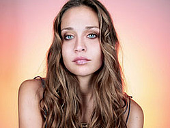 Fiona Apple Suggests &#039;Possibly Illegal&#039; Police Actions During Drug Arrest