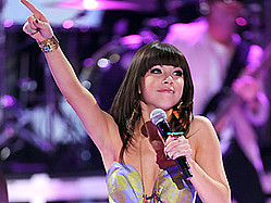 Carly Rae Jepsen Caps Off Explosive 2012 With Rising Star Award