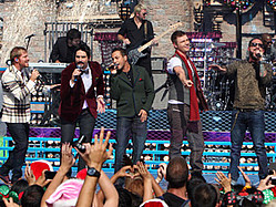 Backstreet Boys Welcome Santa With &#039;It&#039;s Christmas Time Again&#039;