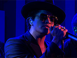 Bruno Mars Gives Us Chills With &#039;Young Girls&#039; Performance: Watch Here!