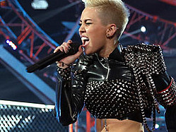 Miley Cyrus Channels Inner Rebel For &#039;VH1 Divas&#039; Performance