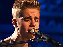 Justin Bieber Pokes Fun At Scandals During &#039;SNL&#039; Double Duty