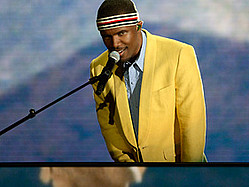 Frank Ocean Runs To Grammys Stage &#039;Forrest Gump&#039;-Style