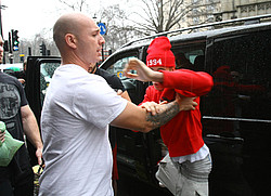 Justin Bieber Throws Himself At Paparazzi In London Fight