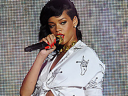 Rihanna &#039;Embarrassed&#039; About Canceling Boston Show Due To Laryngitis