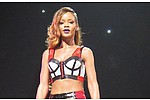 Rihanna makes fans wait - Rihanna kept 2,500 high school students waiting for four and a half hours. The &#039;Stay&#039; singer has &hellip;
