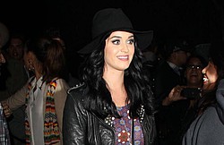 Katy Perry parties with Kristen Stewart