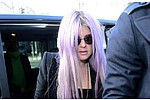 Kelly Osbourne &#039;hit&#039; by paps in Poland - Kelly Osbourne has complained that paparazzi in Poland have &#039;push&#039; and &#039;hit&#039; her. The &#039;Fashion &hellip;