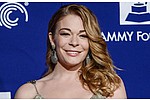 LeAnn Rimes finds snake in backyard - LeAnn Rimes was horrified to find a snake in her backyard. The &#039;Can&#039;t Fight The Moonlight&#039; actress &hellip;