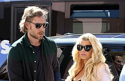 Jessica Simpson to wed this summer