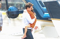 Tom Cruise hires private plane to see Suri